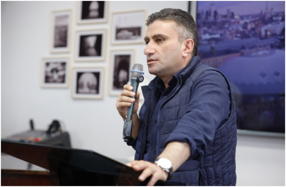 Մինչև արմունկները մտել են քաղաքացիների գրպանը